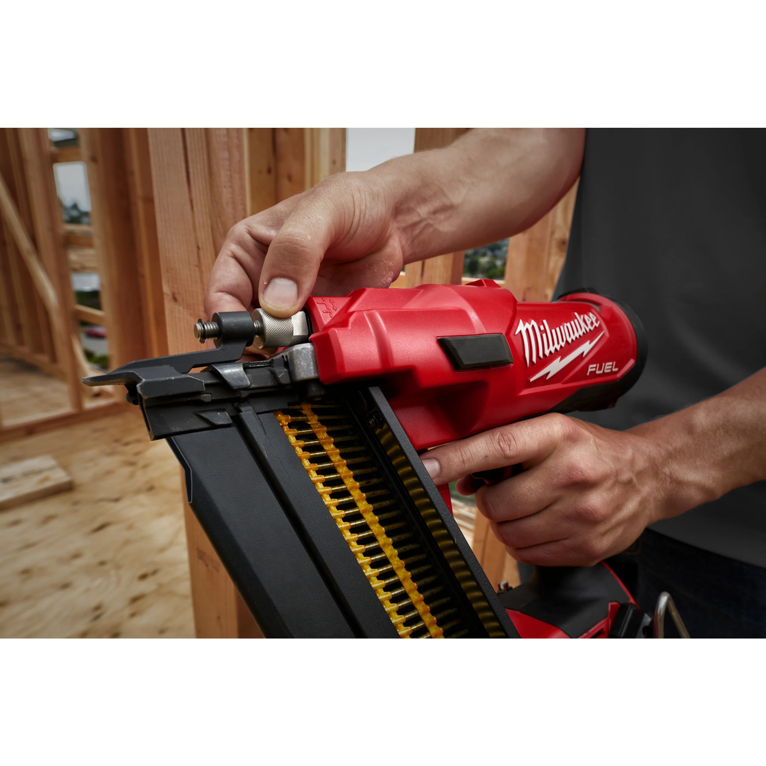 Milwaukee M18FFN21-0C 18V FUEL Brushless 21 Degree Framing Nailer with Case - Bare Unit - Image 9