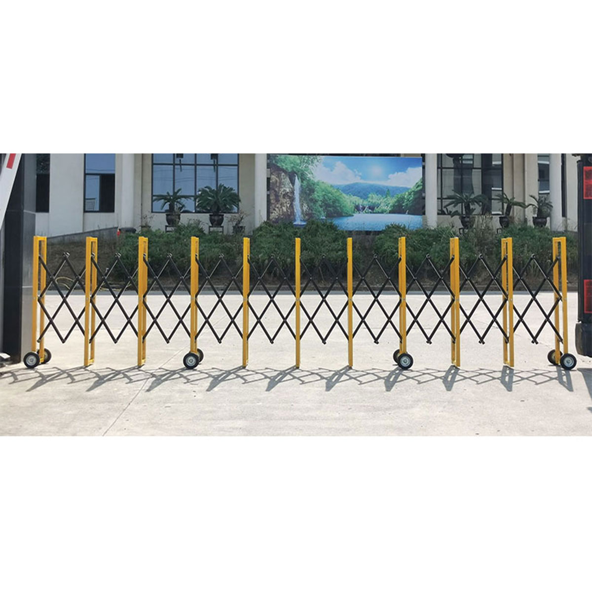 500x100cm Expandable Metal Barricade Mobile Safety Barrier Gate Scissor Gate Portable Retractable Fence RS-MC - Image 4
